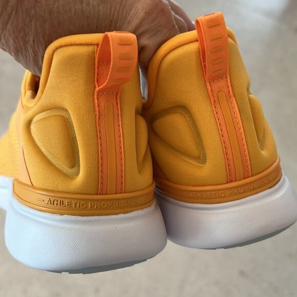 NIB $250 APL Men's techloom tracer 10.5 mango / white - Picture 6 of 9